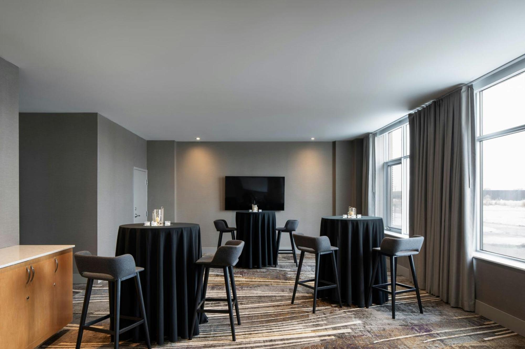 Courtyard By Marriott Montreal Airport Hotel Dorval Luaran gambar